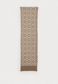 Smeđi šal s uzorkom koji prikazuje ponavljajući geometrijski dizajn s teksturiranom završnom obradom. Rubovi su u jednoličnoj smeđoj boji. Dugi pravokutni oblik.