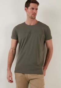 Buratti Marškinėliai su spaudiniu - khaki