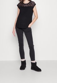 ONLY MATERNITY Toppi - black
