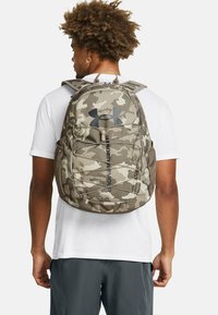 Under Armour HUSTLE SPORT - Rygsække - taupe dusk