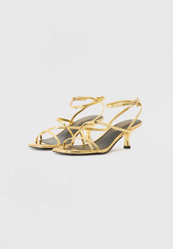 CHIQUE - Ankle cuff sandals3