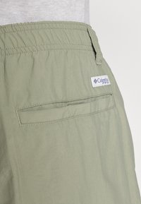 Columbia BAHAMA™ - Friluftsshorts - cypress