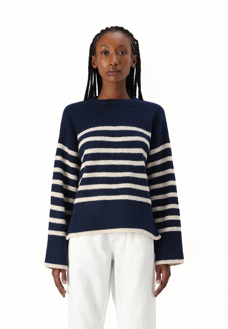 Pieces PCLINE O NECK - Pulover - maritime blue