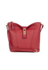 Borsa a tracolla in pelle rossa con finitura testurizzata, caratterizzata da una chiusura con zip, hardware dorato e una tracolla regolabile. Dettaglio di chiusura frontale notevole.
