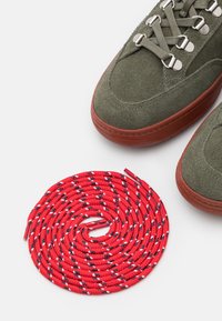 Veja Höga sneakers - olive