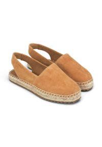 Espadrilles en suédine beige avec un bout fermé, un design à bride arrière, et des détails en jute le long de la semelle pour une meilleure adhérence et confort.