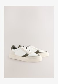 Sélectionné, cream