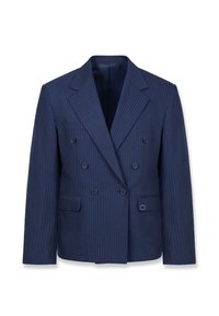 Blazer croisé bleu marine avec fines rayures blanches, larges revers et poches à rabat à l'avant.