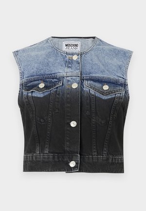 Denimvest med en falmet blå-til-sort ombre-effekt, ærmeløst design, to brystlommer, sølvknapper og en buet kant.