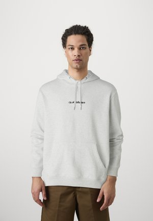 Grauer Hoodie aus Baumwollmischung, mit Kängurutasche und Zugkordelkapuze, mit schwarzem "QUIKSILVER"-Logo auf der Brust.