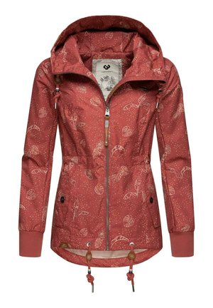 Veste imperméable rouge avec un motif de feuilles et de points. Comprend une fermeture éclair, une capuche ajustable et des poignets élastiques.