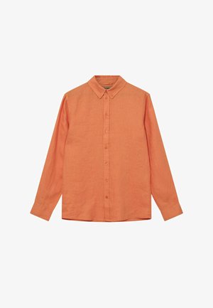 Pikkade varrukatega nööpidega särk tuhmikas oranžis toonis, millel on krae ja nööpidega mansetid, laotatuna valgele taustale.