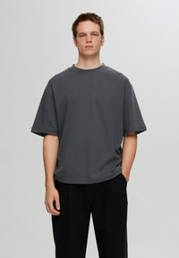 Selected Homme SLH LOOSE OSCAR O NECK TEE - Basic póló - asphalt