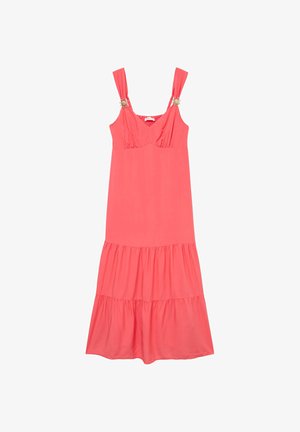 Robe midi corail sans manches avec ourlet à volants superposés et larges bretelles ornées d'embellissements dorés en forme de soleil aux épaules.