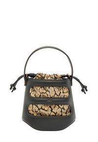 Černá kožená kabelka s texturovaným zlatým a černým vzorovaným látkovým interiérem, se zaoblenou rukojetí a stahovací šňůrkou. Viditelné zlaté akcenty.