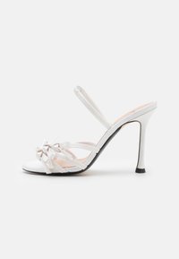 Valgt, white