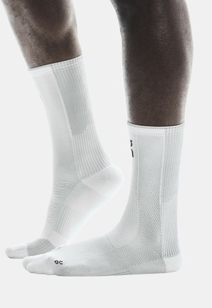 PERFORMANCE RUN - Socks - white   glacier