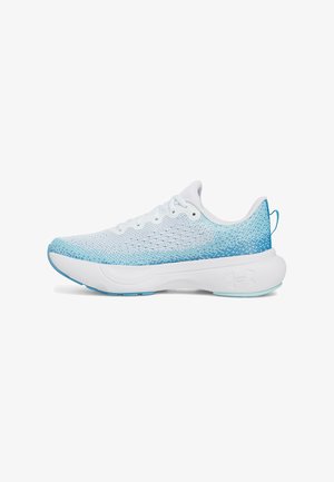 Leichte Sportschuhe in Weiß und Hellblau; Obermaterial aus Mesh mit Farbverlauf, gepolsterter Schaftrand und flexible Sohle für Komfort.