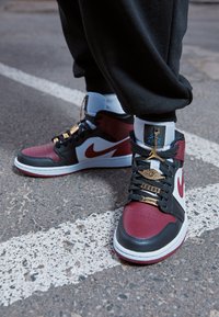 Jordan AIR JORDAN MID  - Sneakers hoog - black/dark beetroot/white/hyper royal