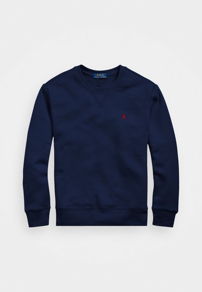 Sudadera azul marino de algodón, con cuello redondo, puños y dobladillo acanalados, y un pequeño logotipo rojo en el pecho.