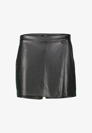 Schwarzer Kunstleder-Wickelrock mit glatter Oberfläche, seitlichem Knopfverschluss und einem klaren, minimalistischen Design.