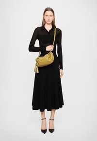 Lancel MABELLE - Borsa a tracolla - mustard