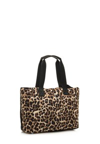 Borsa a spalla con stampa leopardata realizzata in tessuto, con manici neri. Forma rettangolare, texture morbida e dettagli neri sui manici.
