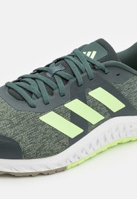 adidas Performance EVERYSET  - Training shoe - legend ivy/green spark