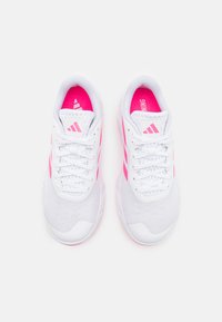 adidas Performance AMPLIMOVE - Zapatillas de entrenamiento - footwear white/lucid pink/grey