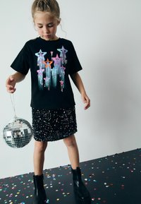 Next REGULAR FIT czarny