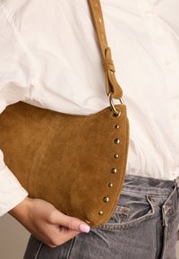 Manfield Handtas - cognac
