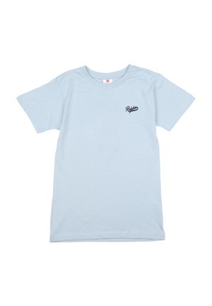 T-shirt bleu clair à manches courtes avec petit logo texte noir indiquant "Redskins" sur le haut gauche de la poitrine, présenté sur fond blanc.