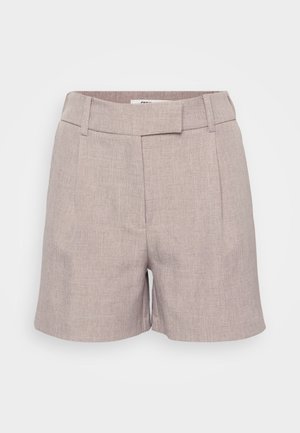 Vaaleanharmaat pellavasekoitushortsit, joissa on tekstuuri, litteä etuosa, vyölenkit ja sivutaskut. Muotoilu istuu vartalonmyötäisesti ja lahkeet ulottuvat polveen.