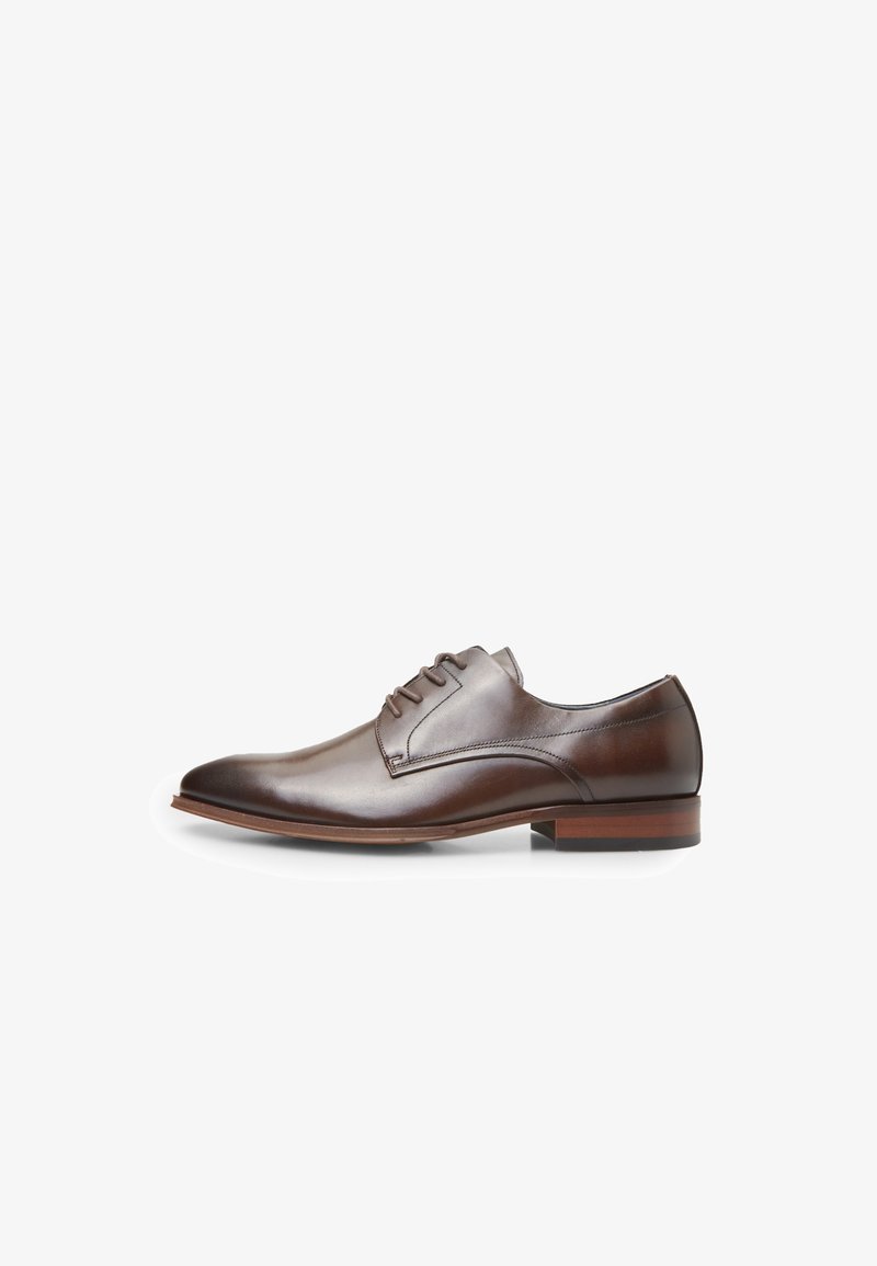 Bata Šņorkurpes - marrone