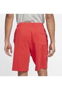 Nike Sportswear CLUB  - Kratke hlače - university red/white
