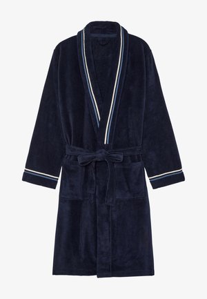 Dunkelblauer Bademantel aus weichem Frottier, mit einem Schalkragen, Bindegürtel und kontrastierenden Streifenelementen an Ärmeln und Kragen.
