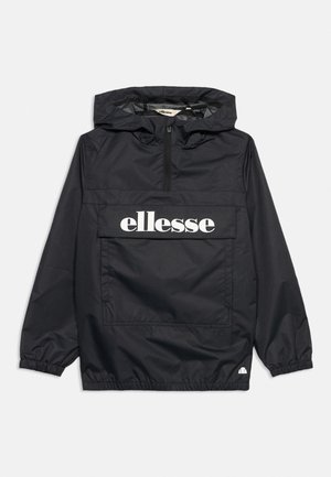 Veste noire à manches longues avec capuche, fermeture éclair frontale, grande poche avant et logo blanc "ellesse" sur la poitrine.