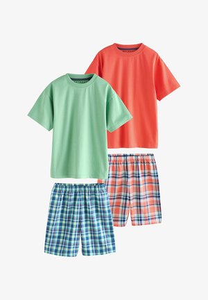 Zwei kurzärmlige Baumwoll-T-Shirts, eines in Koralle und eines in Mintgrün, kombiniert mit passenden karierten Shorts in Korallen- und Blautönen.