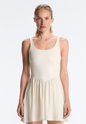 OYSHO, COMFORTLUX SHORT DRESS - Robe de sport - white