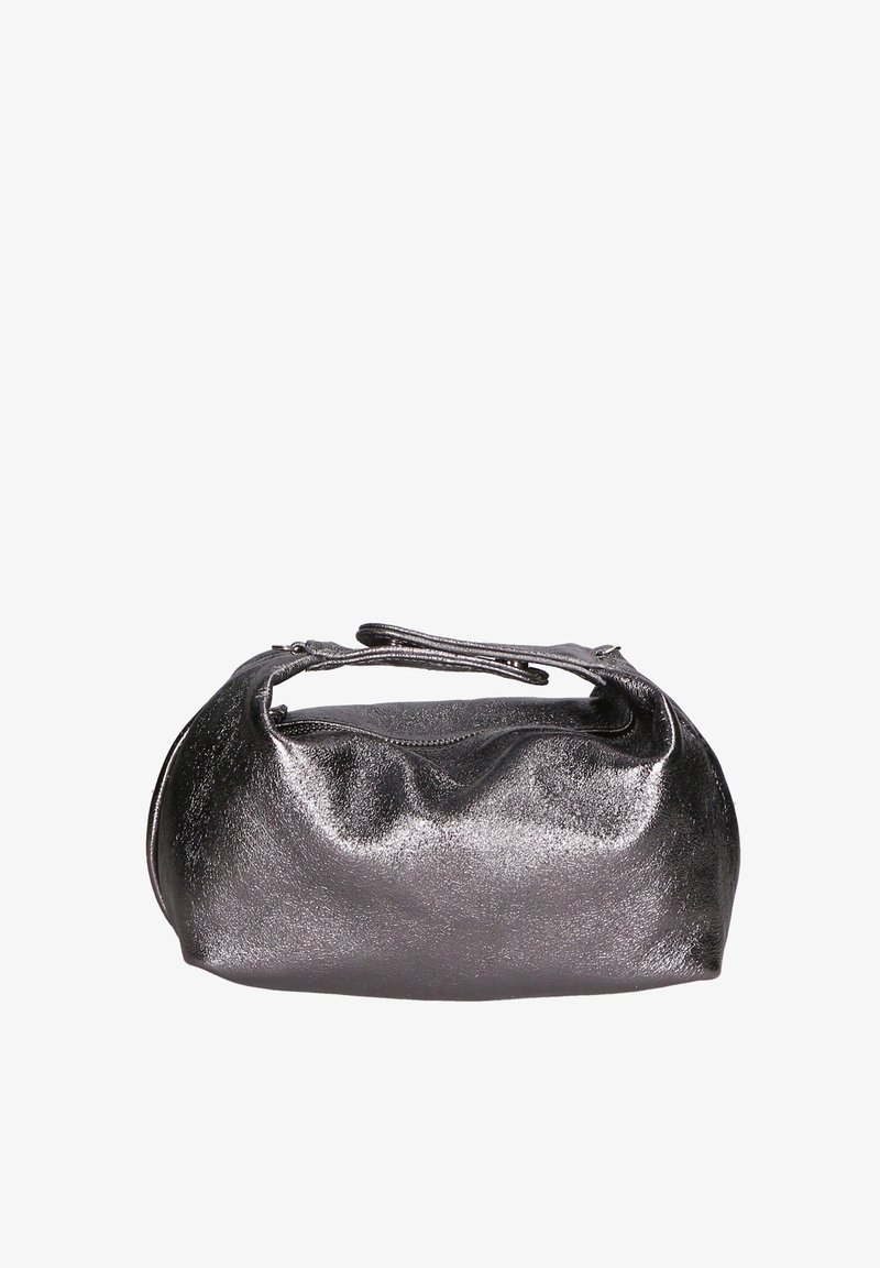 Pochette métallique noire avec une forme arrondie, texture douce, une fermeture éclair et deux poignées sur le dessus pour un transport facile.