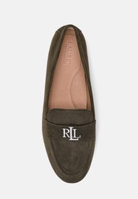 Lauren Ralph Lauren AVERI III SUEDE LOAFER - Mokasīni - dark olive