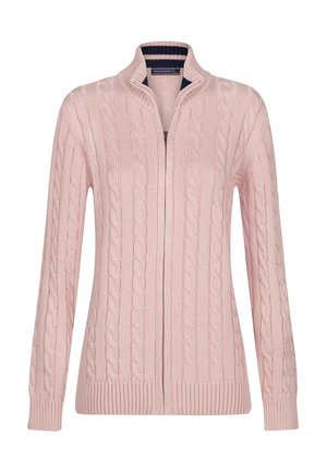 Lichtroze gebreide cardigan met kabelpatroon, hoge kraag en voorrits. Geribbelde mouwen en zoom voor een stevige pasvorm.