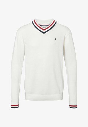 Biały sweter z dekoltem w kształcie litery V, wykończony czerwonym i granatowym pasem, z długimi rękawami, żebrowanymi mankietami oraz małym logo na klatce piersiowej.