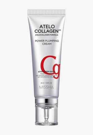 Tube med Missha Atelo Collagen Power Plumping Cream med klar pumpedispenser, 40 ml, hvit og sølv emballasje med røde tekstaksenter.