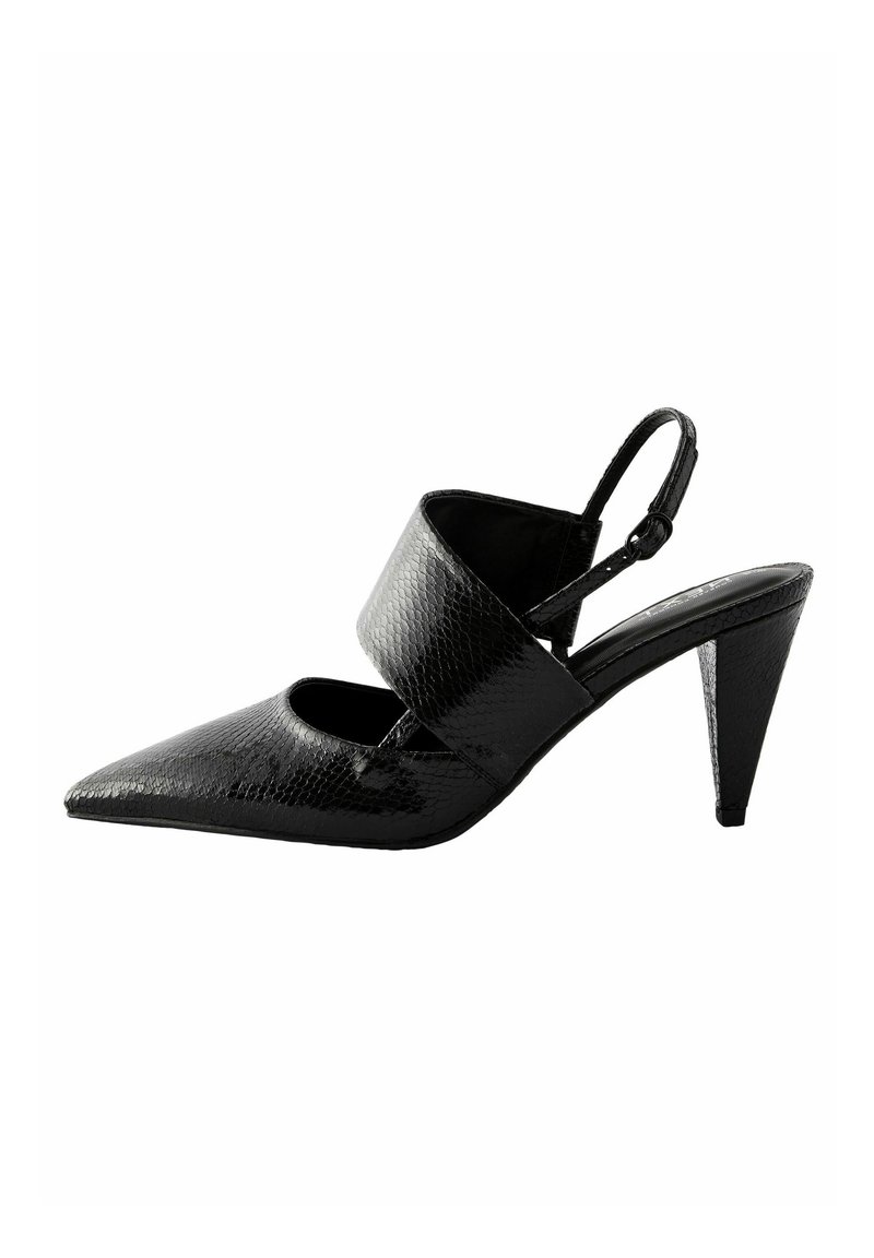 Svart slingback-högklackad sko med spetsig tå, texturerad lackläder och ett brett band över framfoten, med en 7,5 cm stilettklack.