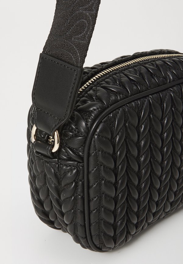 QUILTED UNISEX - Cross body bag2