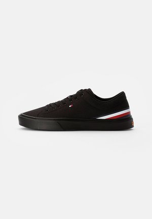 LIGHTWEIGHT SNEAKER - Zapatillas - black
