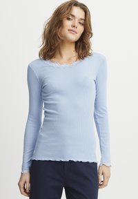Fransa Top dugih rukava - powder blue