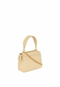 Un sac à main en cuir beige avec une forme structurée, doté d'une bandoulière en chaîne et d'une bandoulière plus épaisse et texturée. Accents en matériel doré.