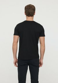 Lee Cooper AJESSY - T-shirt basique - noir